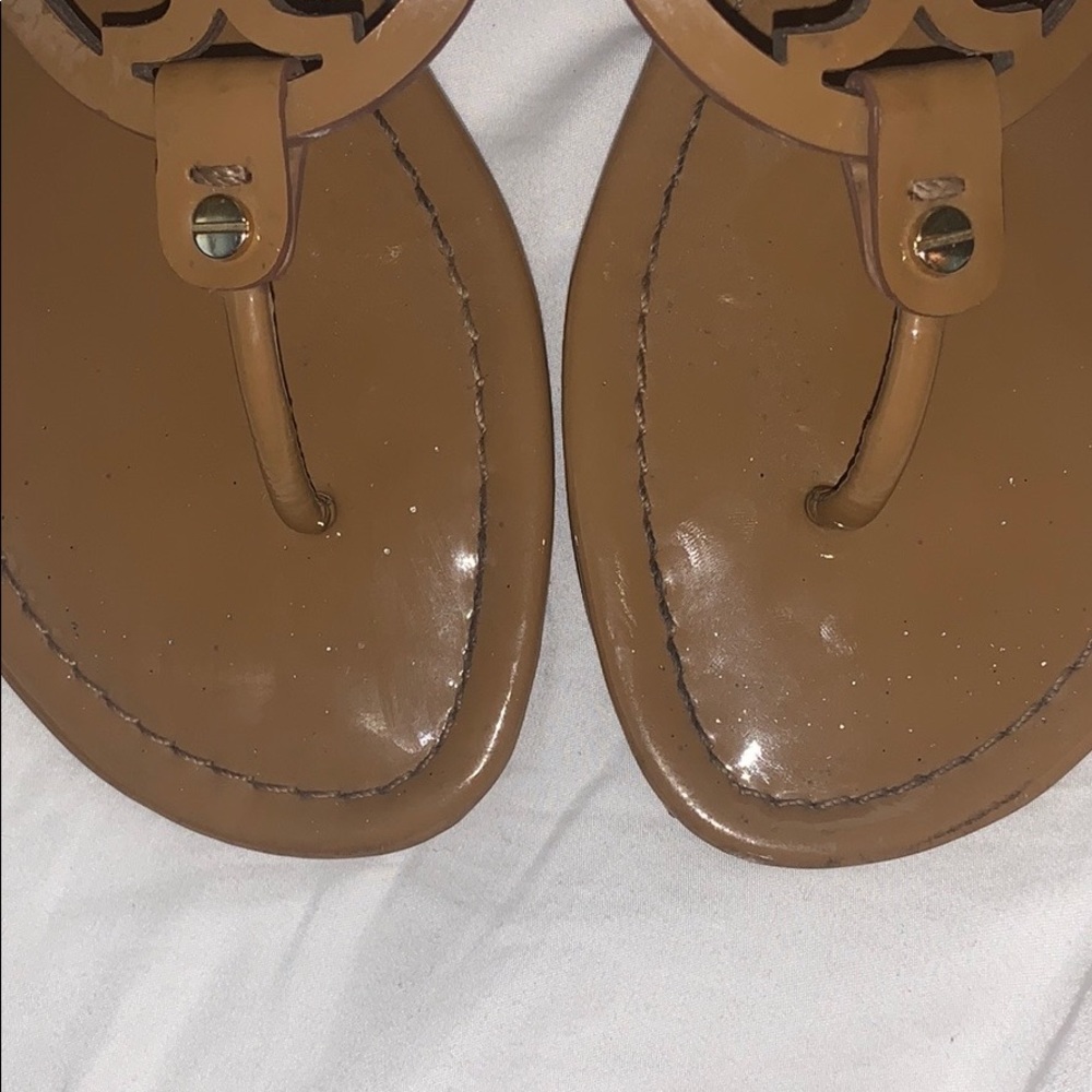Tory Burch Style Brown Leather Logo Cutout Thong Sandals - Picture 4 of 7